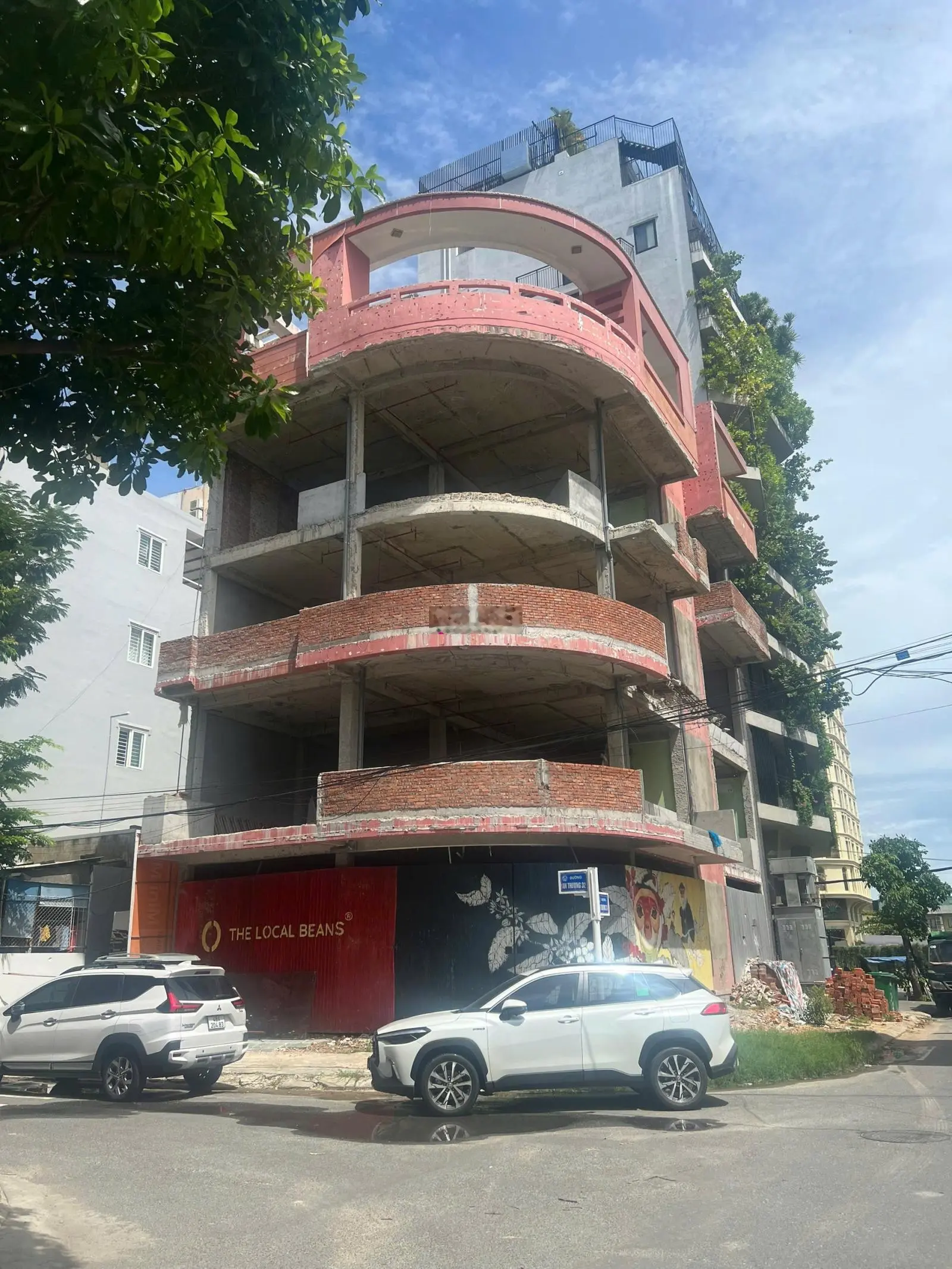 Chủ bán toà nhà thô mới xây góc 2 mặt tiền an thượng 34 giao với an thượng 32. dt 3 173m2 - 35 tỷ.
