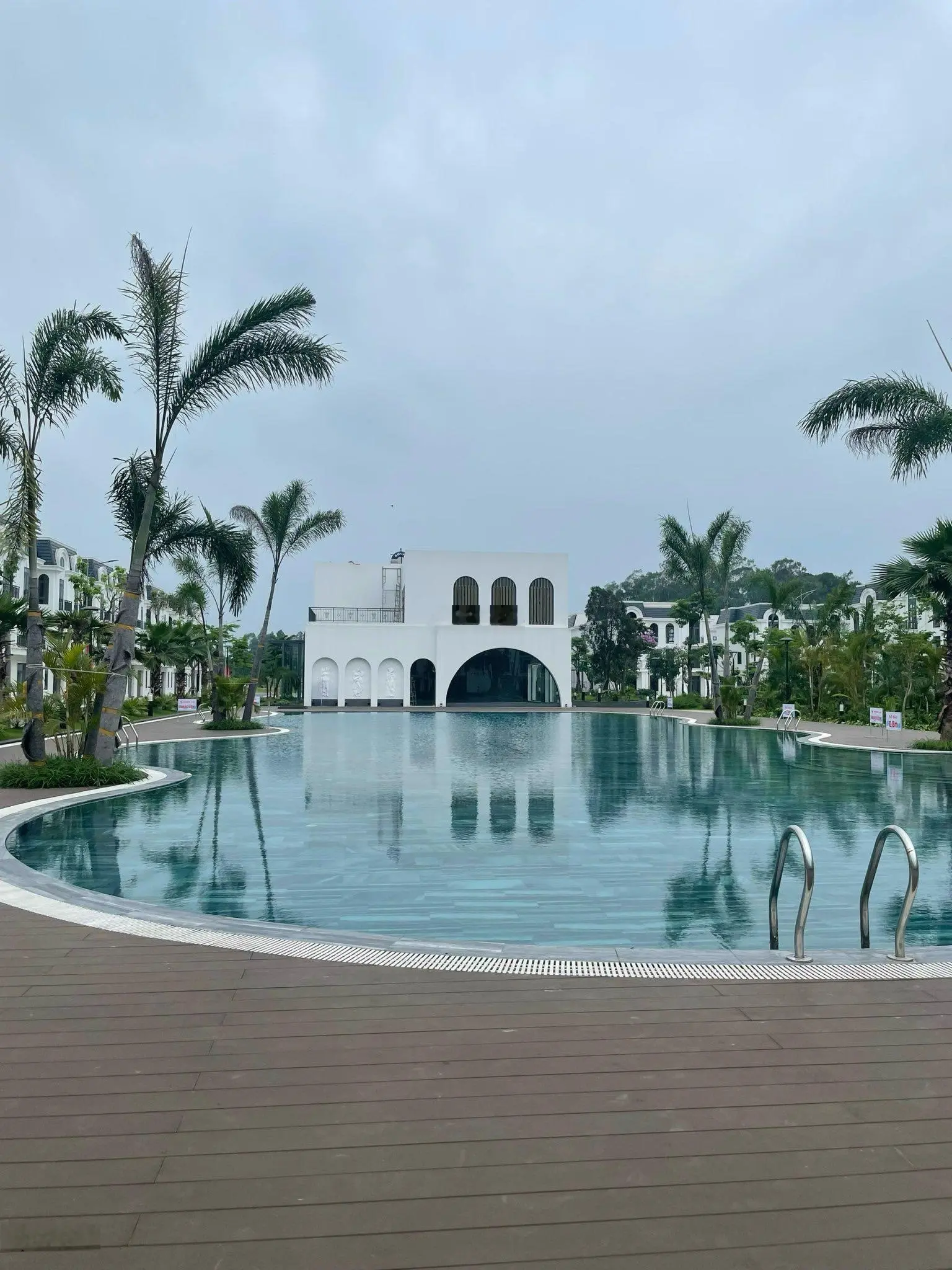 Cắt lỗ cực sâu căn Liền kề 96m2 view công viên, bể bơi tại Crown Villas Thái Nguyên/LH 0962 566 ***
