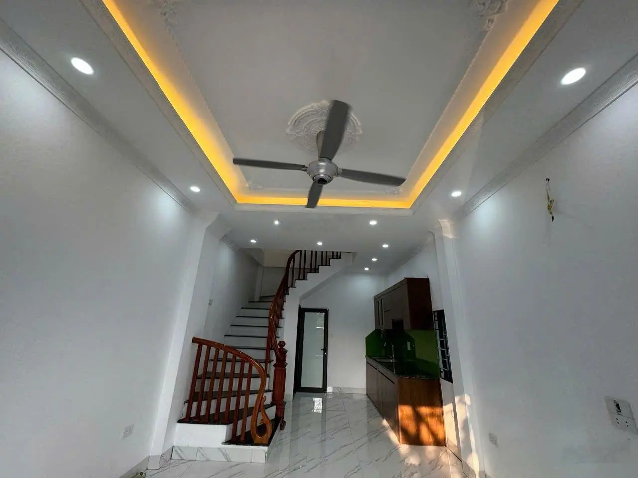 Hàng hiếm! Duy nhất 1 em căn góc Yên Nghĩa. Ô tô ngủ trong nhà - giá cực hấp dẫn