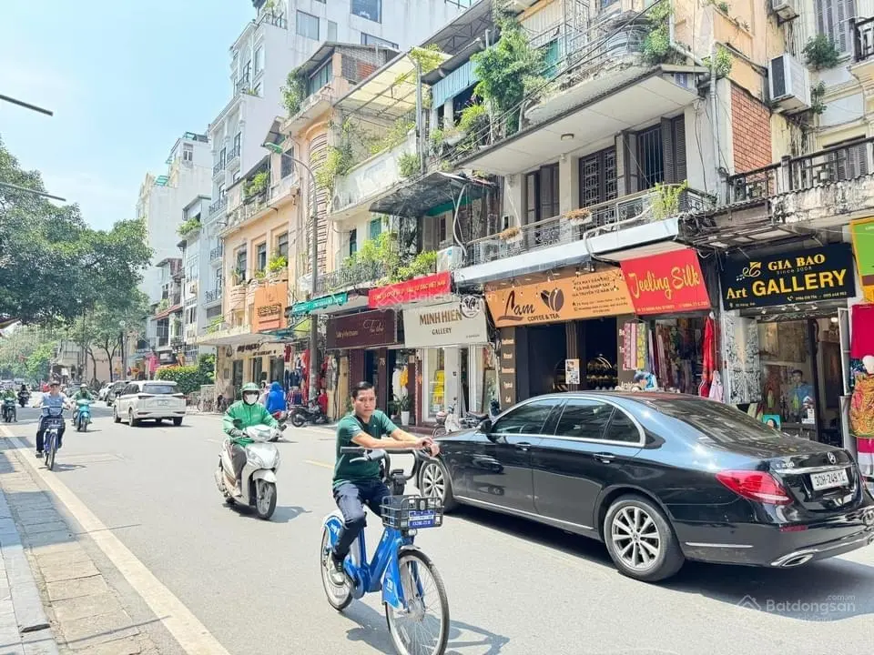 Duy nhất 1 căn mặt phố Hàng Gai 8 nổi 1 hầm DT: 220m - MT 5,5m vị trí kim cương, sổ đẹp giá: 285 tỷ
