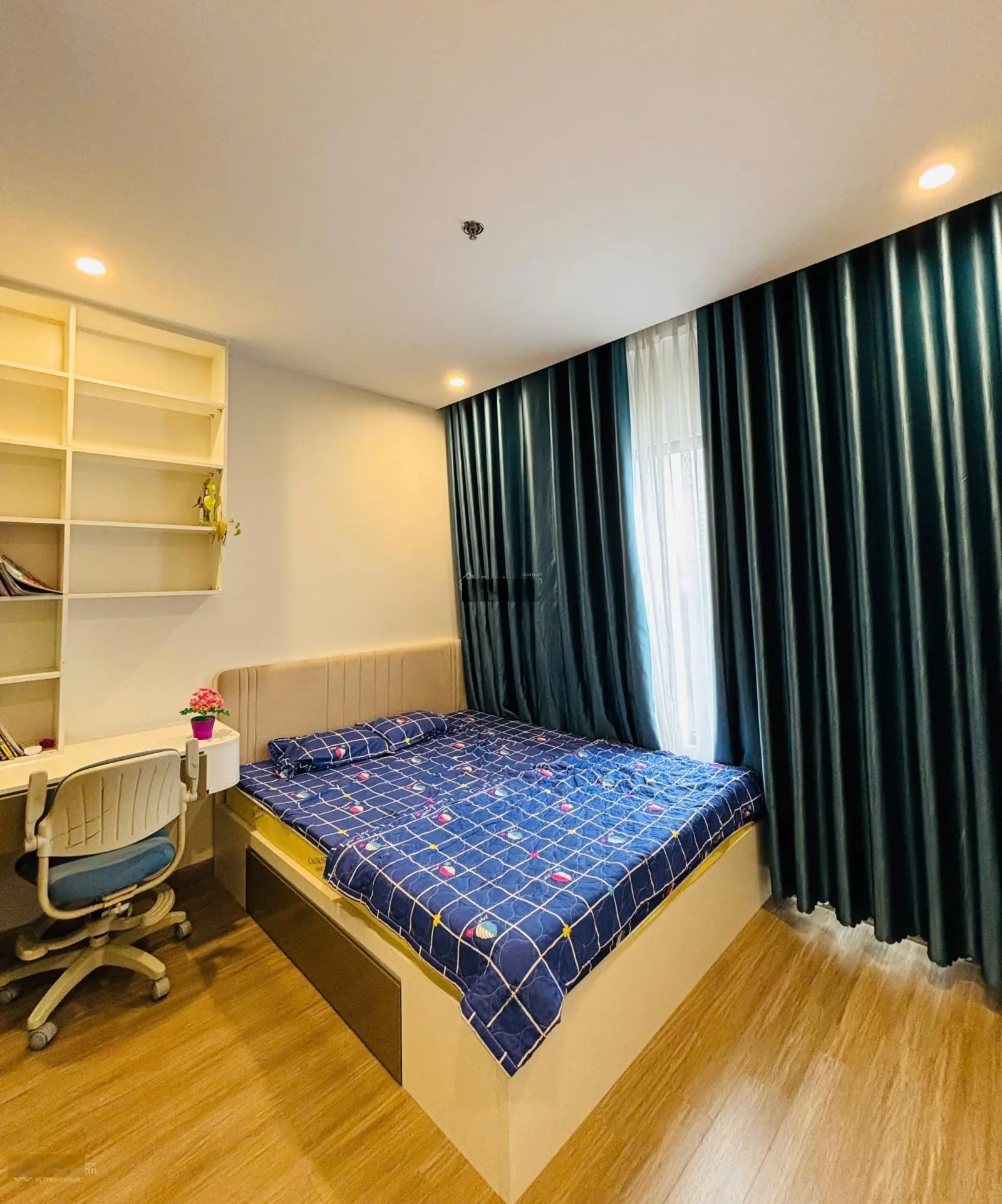 Bán căn 3PN, 81m2 tặng full NT đẹp khu Origami tại Vinhomes Grand Park Quận 9