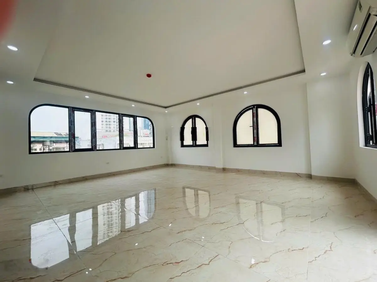 7 tầng thang máy mới cực đẹp Nguyễn Chí Thanh sổ 50m2 vuông đẹp