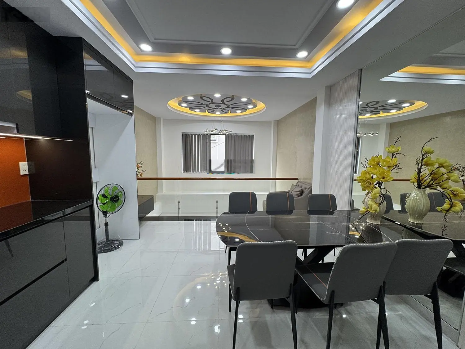 Nhà phố 3 lầu thiết kế Singapore đẹp lung linh full nội thất cao cấp hẻm xe hơi Khu VIP Quang Trung