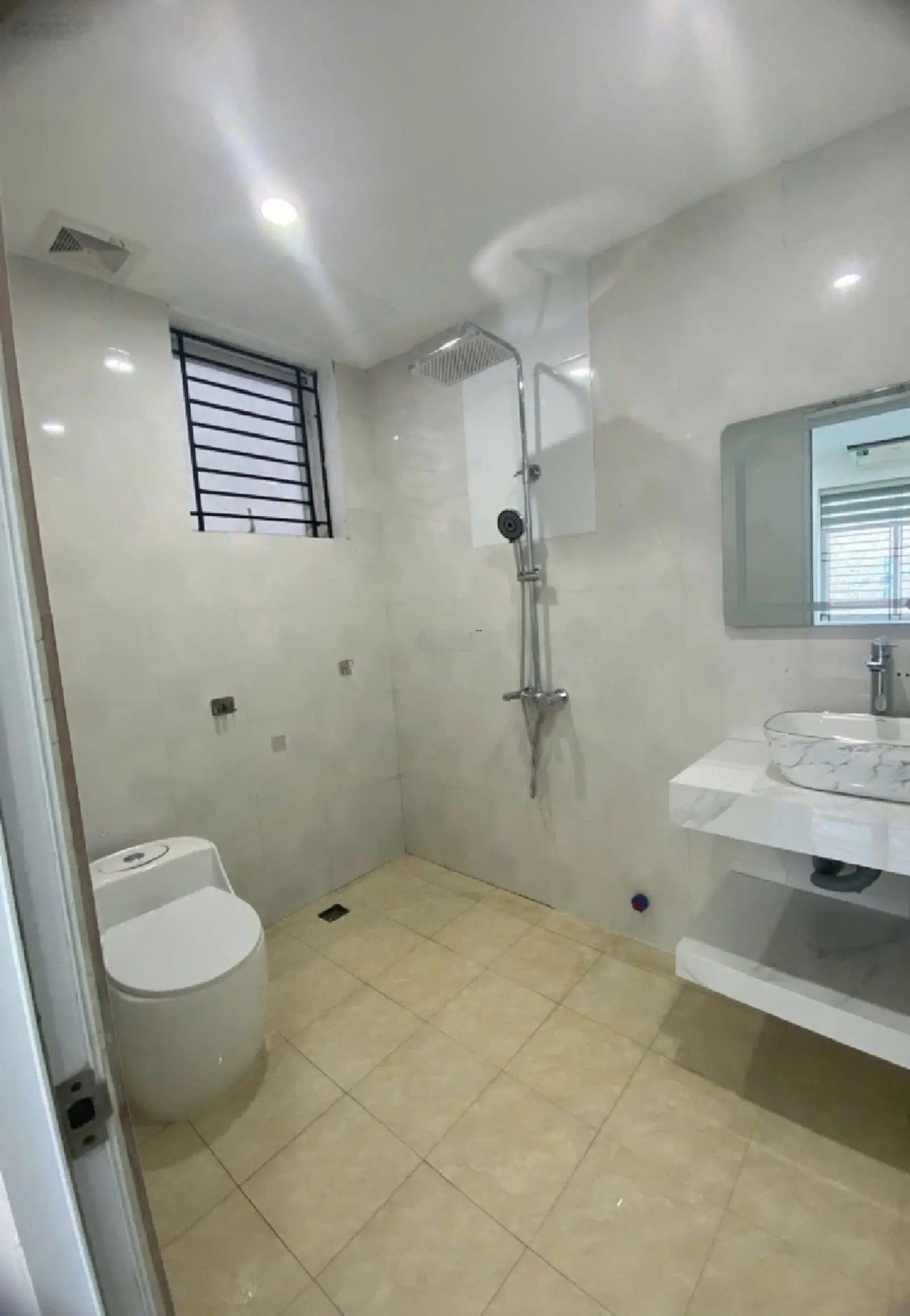 Bán chung cư thành phố giao lưu 77m2 , 2 phòng ngủ , nội thất mới ở ngay , giá 4,08 tỷ