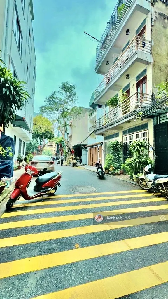Bán nhà Chu Huy Mân, Long Biên 60m2 5T 11.7 tỷ. Hiếm! Phân lô vỉa hè, oto tránh, kinh doanh