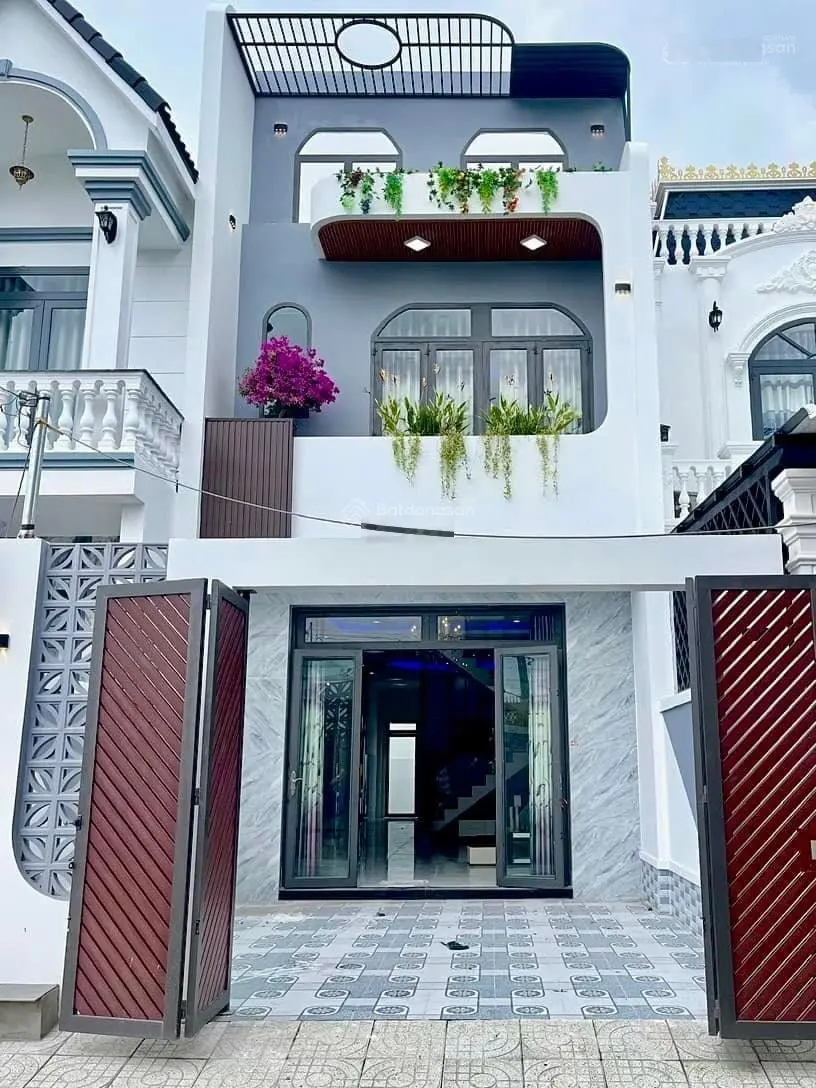 NHÀ MẶT TIỀN ĐƯỜNG 8m ngay Chợ, Khu Công Nghiệp Đ.Trịnh Như Khuê (60m2) chỉ 1Tỷ400triệu SHR