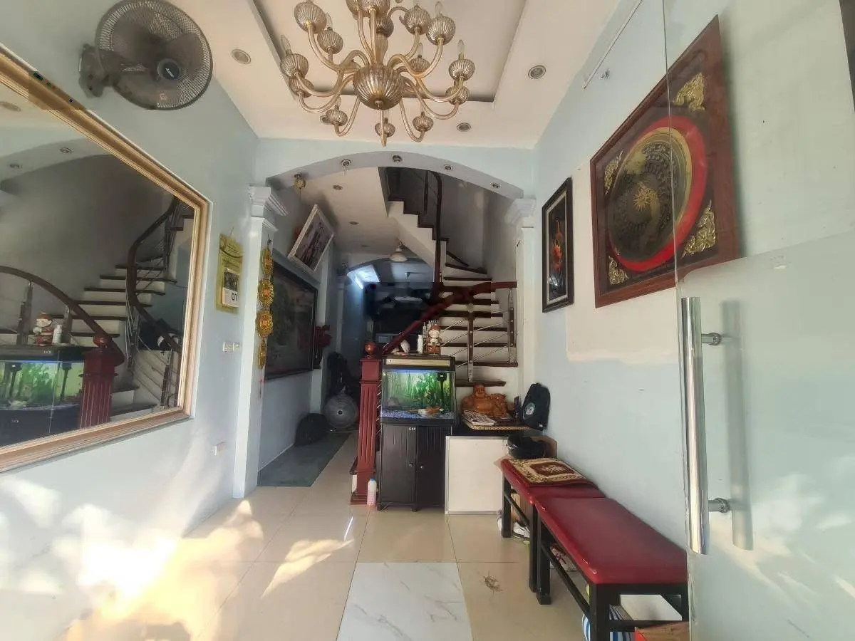 Bán gấp - ô tô đỗ cửa - Phạm Ngọc Thạch - Đống Đa - DT: 40m2/4tầng * nhỉnh 11 tỷ