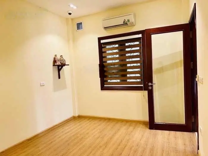 Bán nhà mặt phố Yên Hoa Yên Phụ Tây Hồ. Lô góc view hồ tây 24,8 tỷ