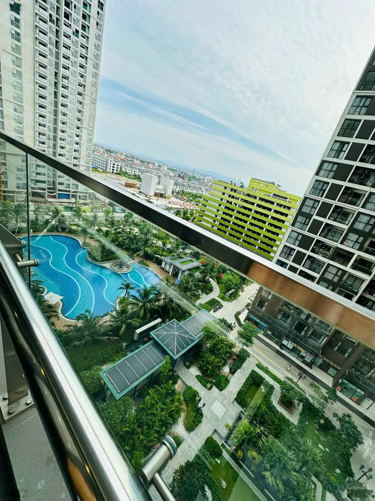 Giá tốt, 4,6 tỷ/ căn 60m2 toà TK2. Căn góc view bể bơi