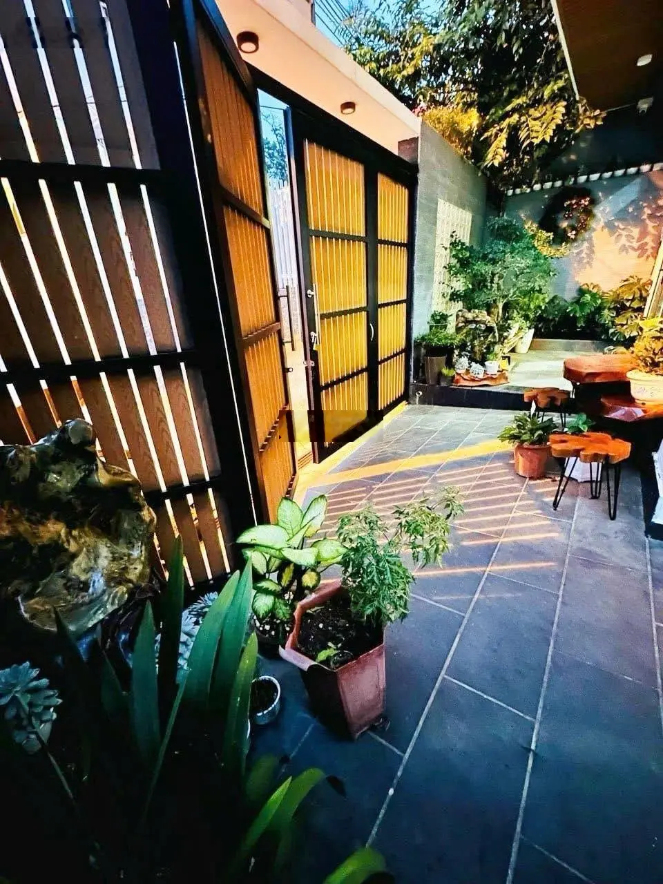 Villa mini góc 2 mặt tiền Trần Hưng Đạo 108m2, ngang 9m, 3 tầng cách Hồ Xuân Hương chỉ 500m