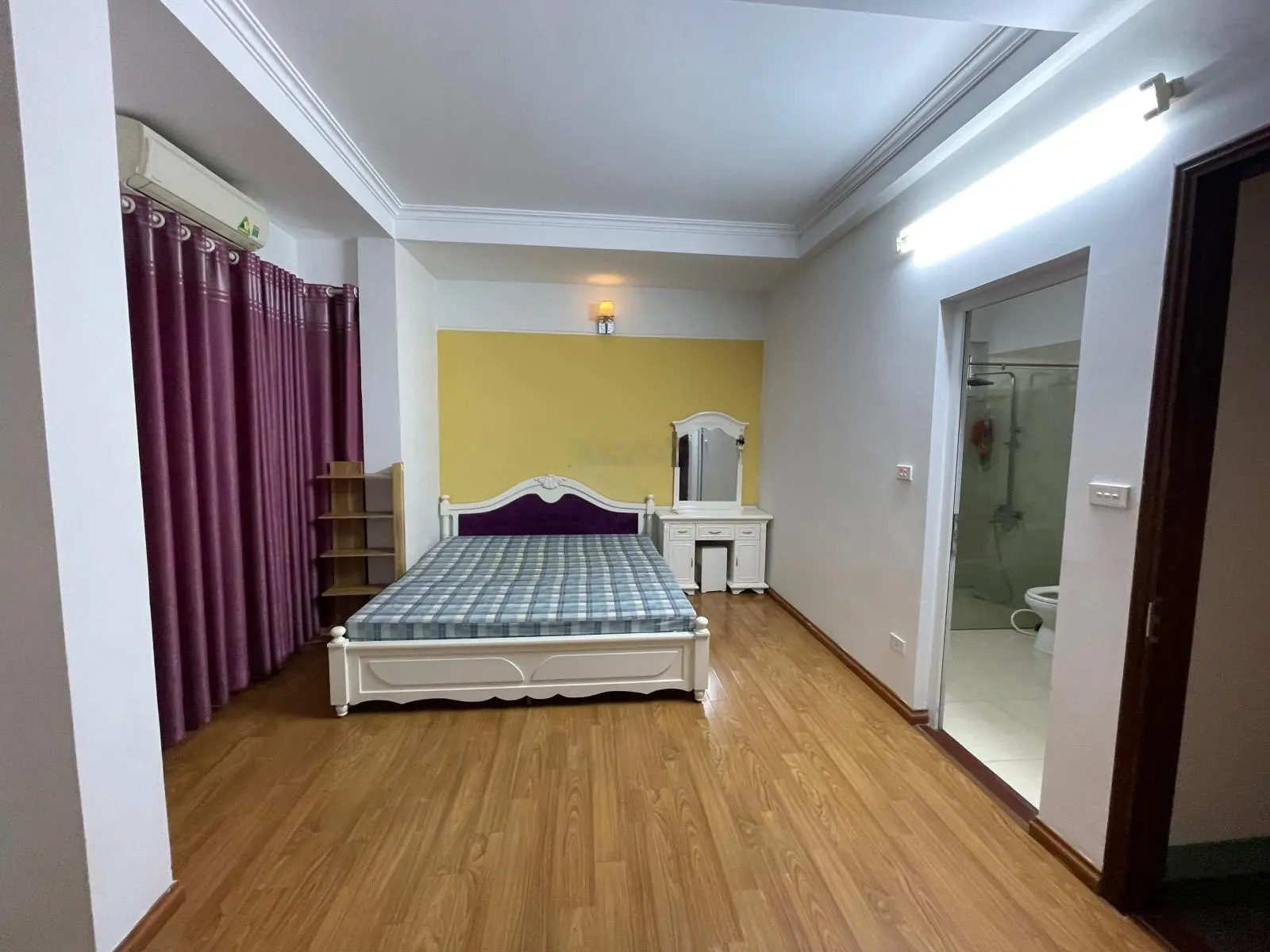 Lô góc. Vị trí đẹp. 165tr/m2 cách bãi xe 80m full nội thất. Điện - Đường - Trường - Trạm. Đủ hết