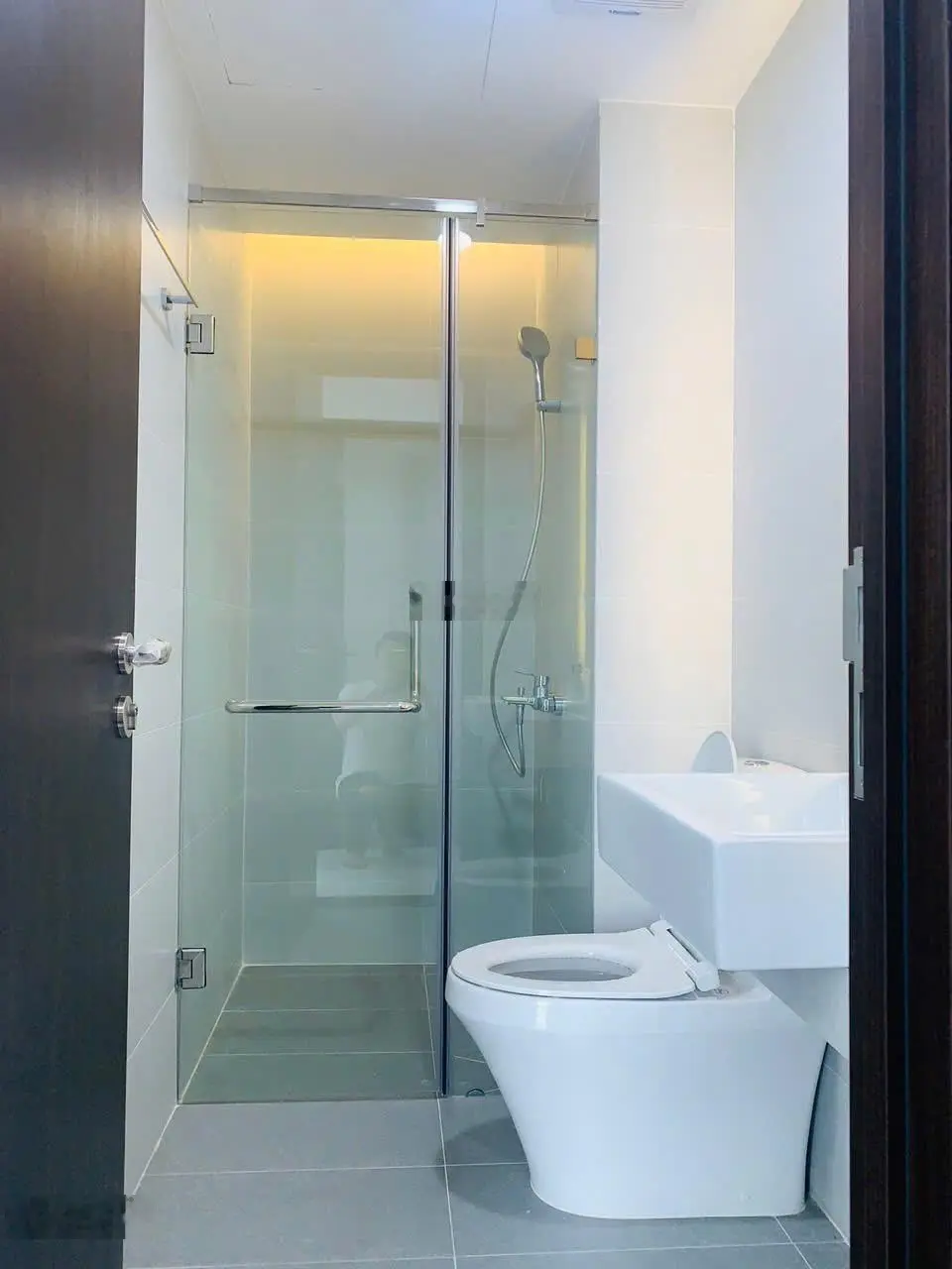 Bán căn hộ Cao cấp Res Green Tower, 2PN 2WC, ban công- Có Sổ Hồng- Bán gấp giá rẻ hơn thị trường