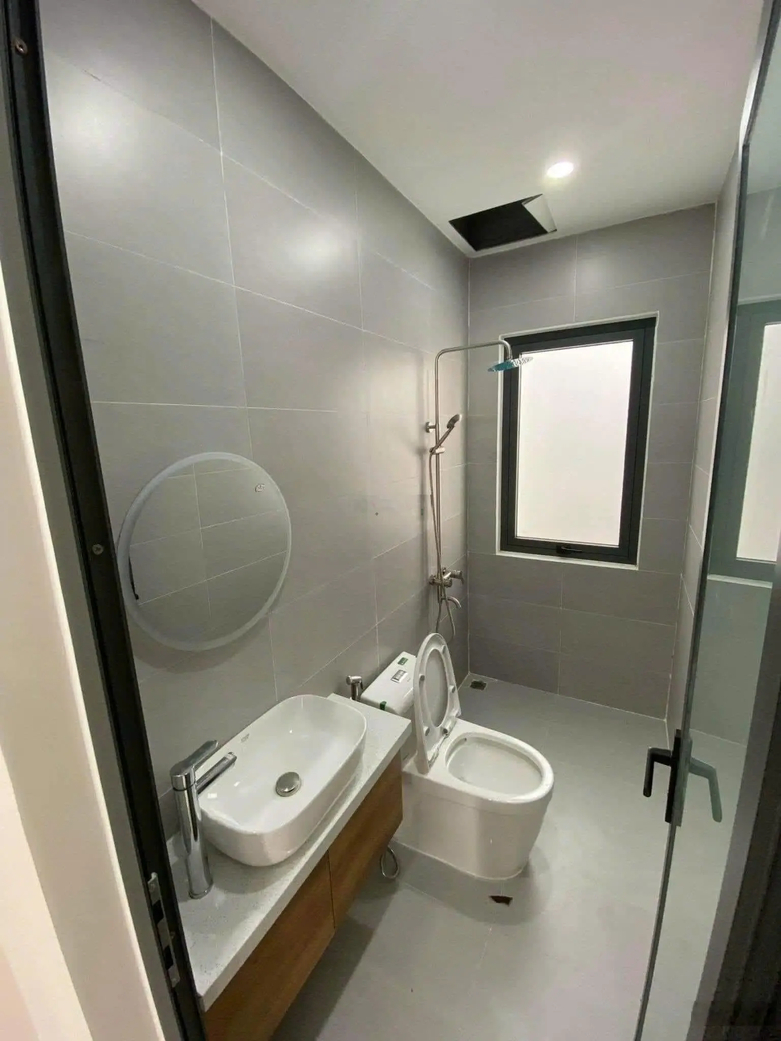 Bán Gấp Nhà Bình Chánh 1,5t/80m2.3pn.SHR.MTĐ 6m.Đang cho thuê 8tr/tháng