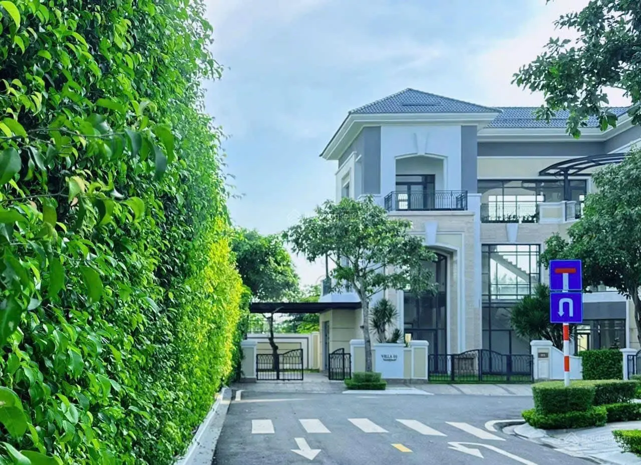 Biệt thự Verosa Park Quận 9 - 65 tỷ giảm còn 57 tỷ - Giao dịch nhanh sổ hồng công chứng ngay