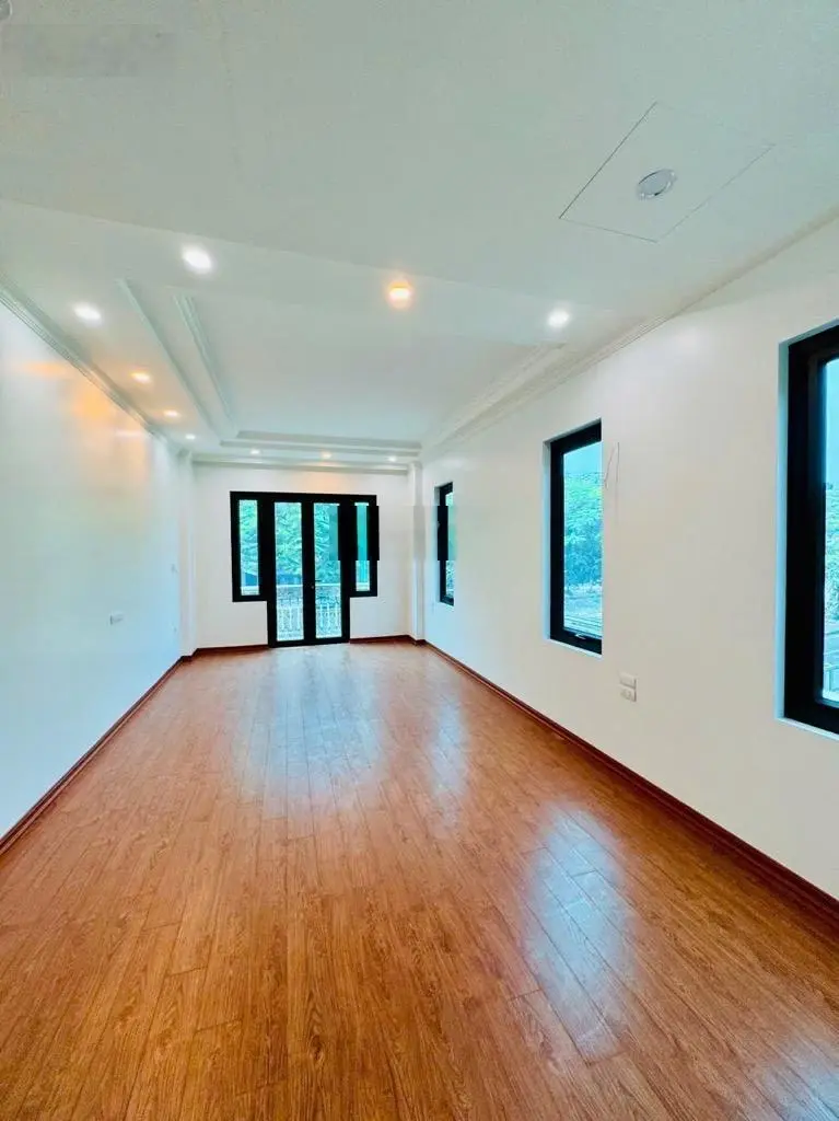 Ô tô tránh - kinh doanh sầm uất - 7 tầng thang máy - 1 mặt phố - 2 mặt ngõ - 2 thoáng vĩnh viễn