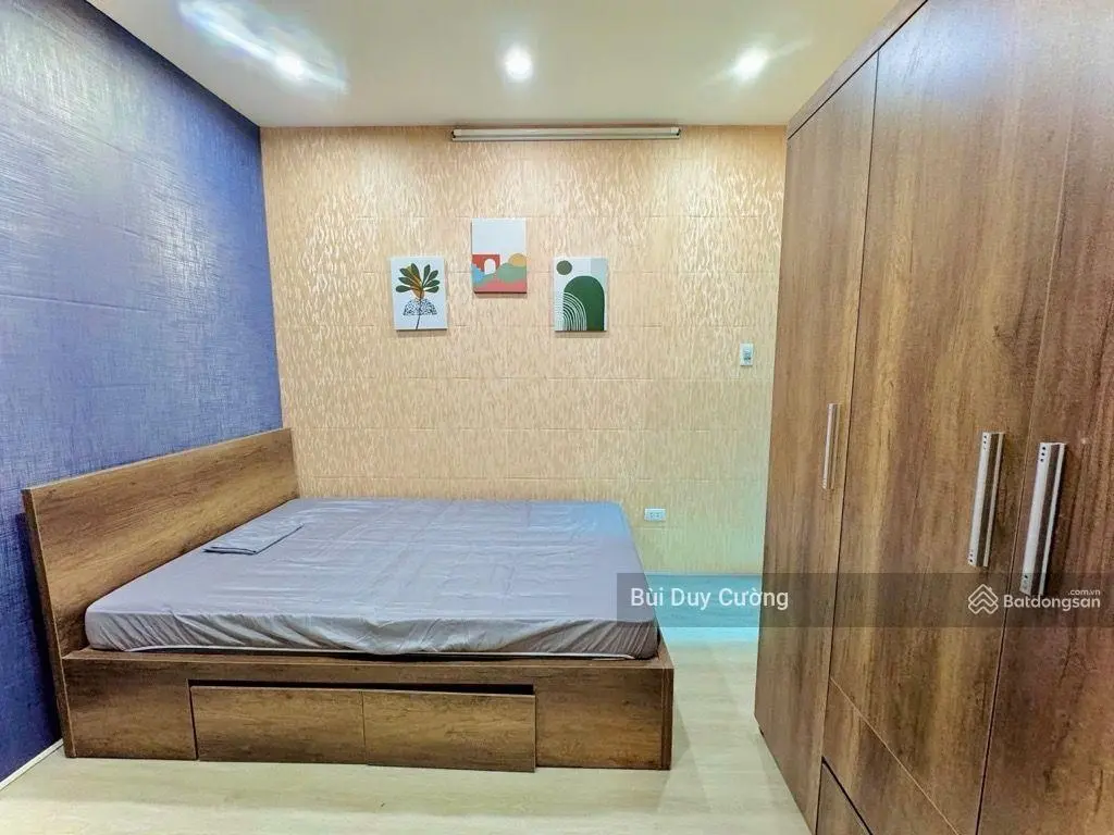 Bán nhà Lĩnh Nam dân xây sổ đỏ riêng 28m, 3 tầng, giá 3,5 tỷ, ngõ to như phố, 3 bước ra ô tô tránh
