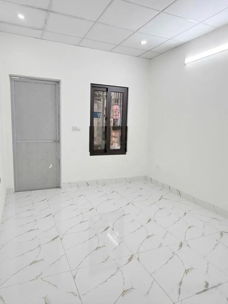 Nhà Lĩnh Nam, tầm tiền hiếm, 34m2 5 tầng, nhà mới, giá 5.4 tỷ