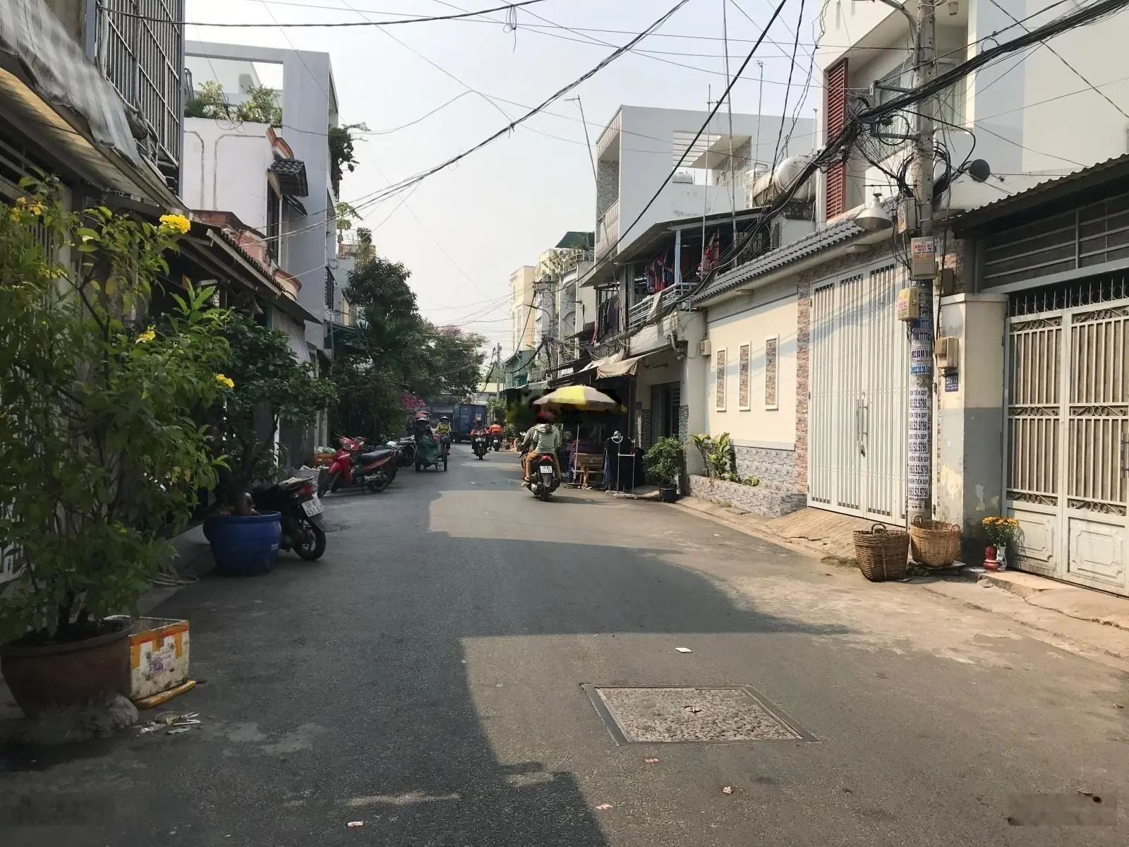 Nhà đường xe hơi khu Tên Lửa (3,8 x 22m) - CN 82m2 - tiện xây mới - cách Aeon 5 phút