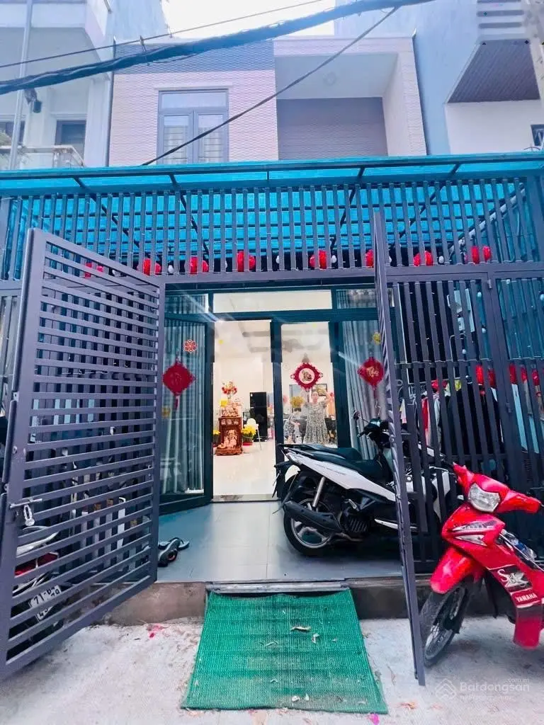 Chủ cần tiền bán gấp duong cát lợi xe hơi 2 tang gia 4 ty nhỉnh