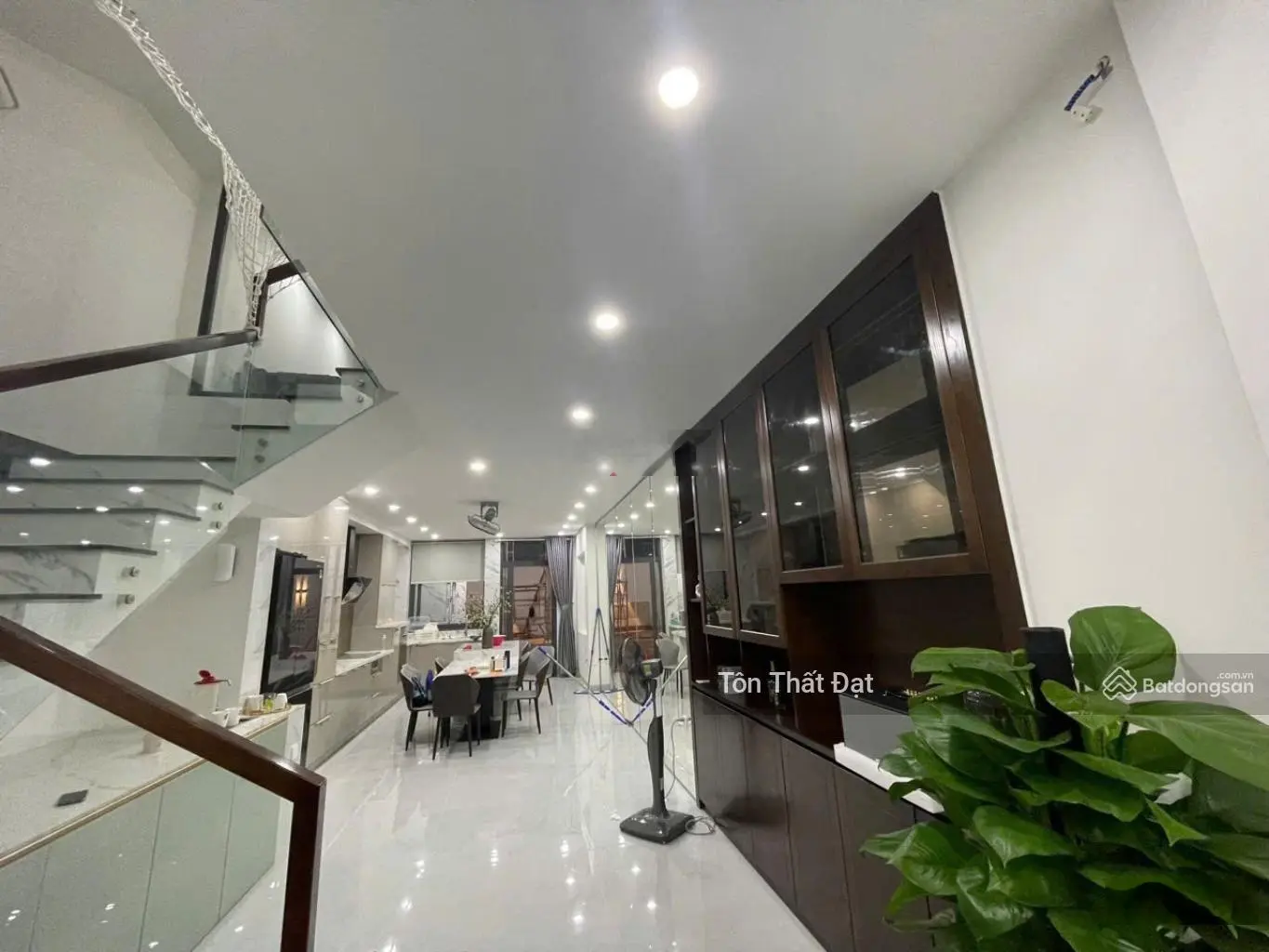 Nhà 4 tầng cưc đẹp,137m2, mặt tiền đường oto, Đỗ Xuân Hợp, Phước Long B, Quận 9