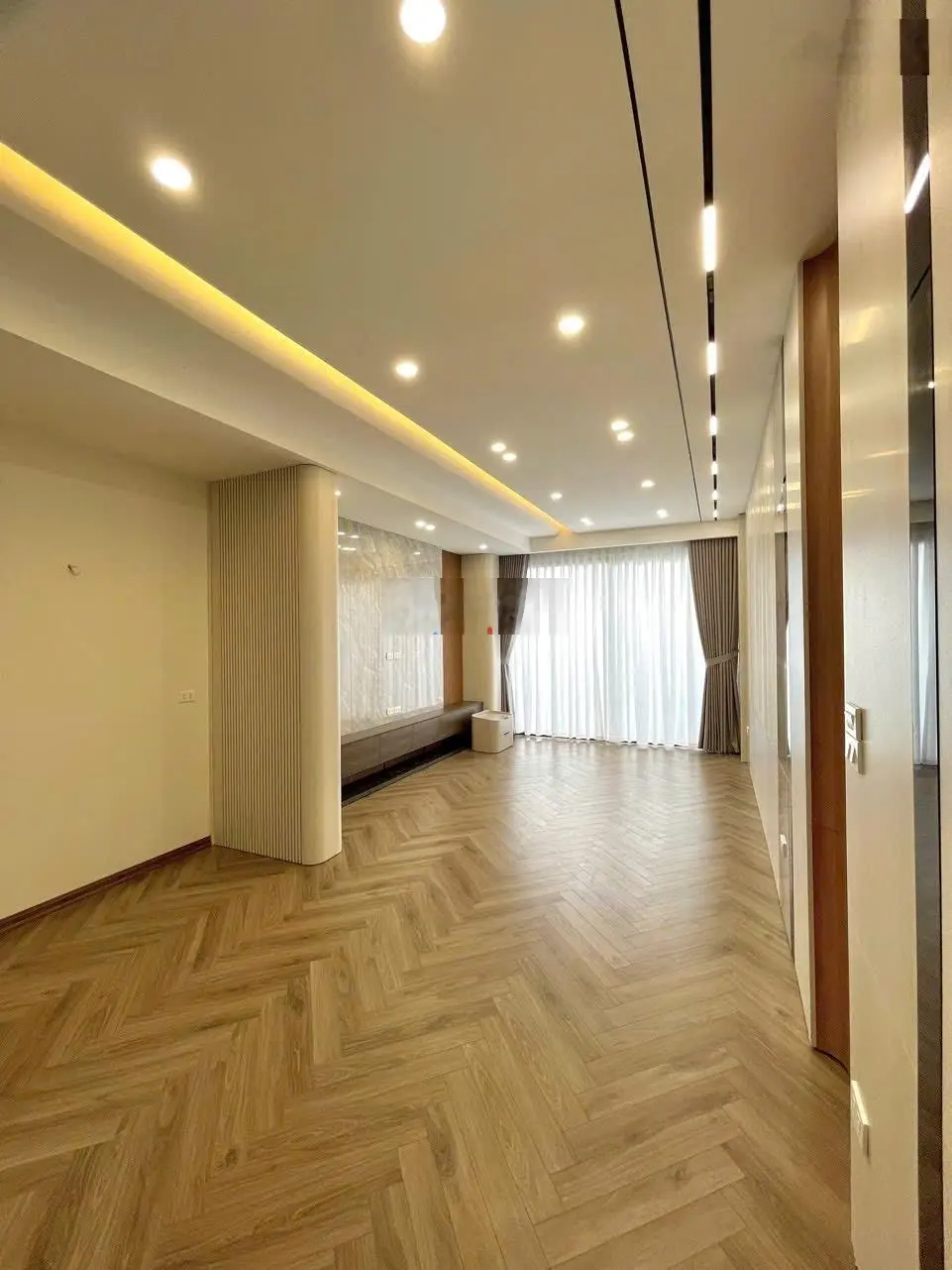 Bán nhà ngõ ô tô tránh phố Hoàng Minh Đạo, Bồ Đề, Long Biên