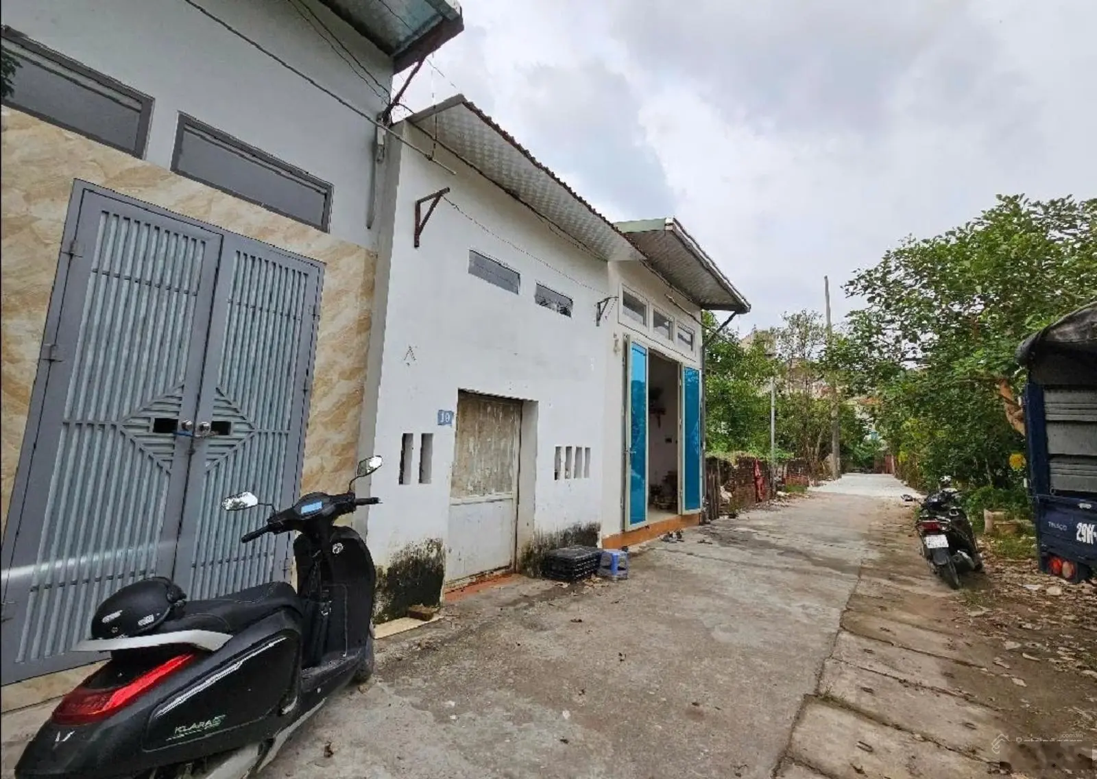 Bán đất tặng nhà tại tu hoàng - 52m2 - 2 thoáng - ô tô tải đỗ tránh - t.t sầm uất - giá 5,9 tỷ