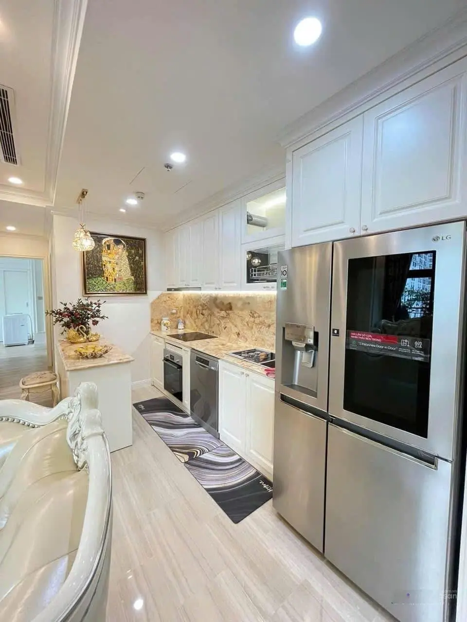 Bán căn hộ tại R2 chung cư Royal City Quận Thanh Xuân DT 130m2 3N2W giá 9 tỷ NT đầy đủ Bc Đông Nam