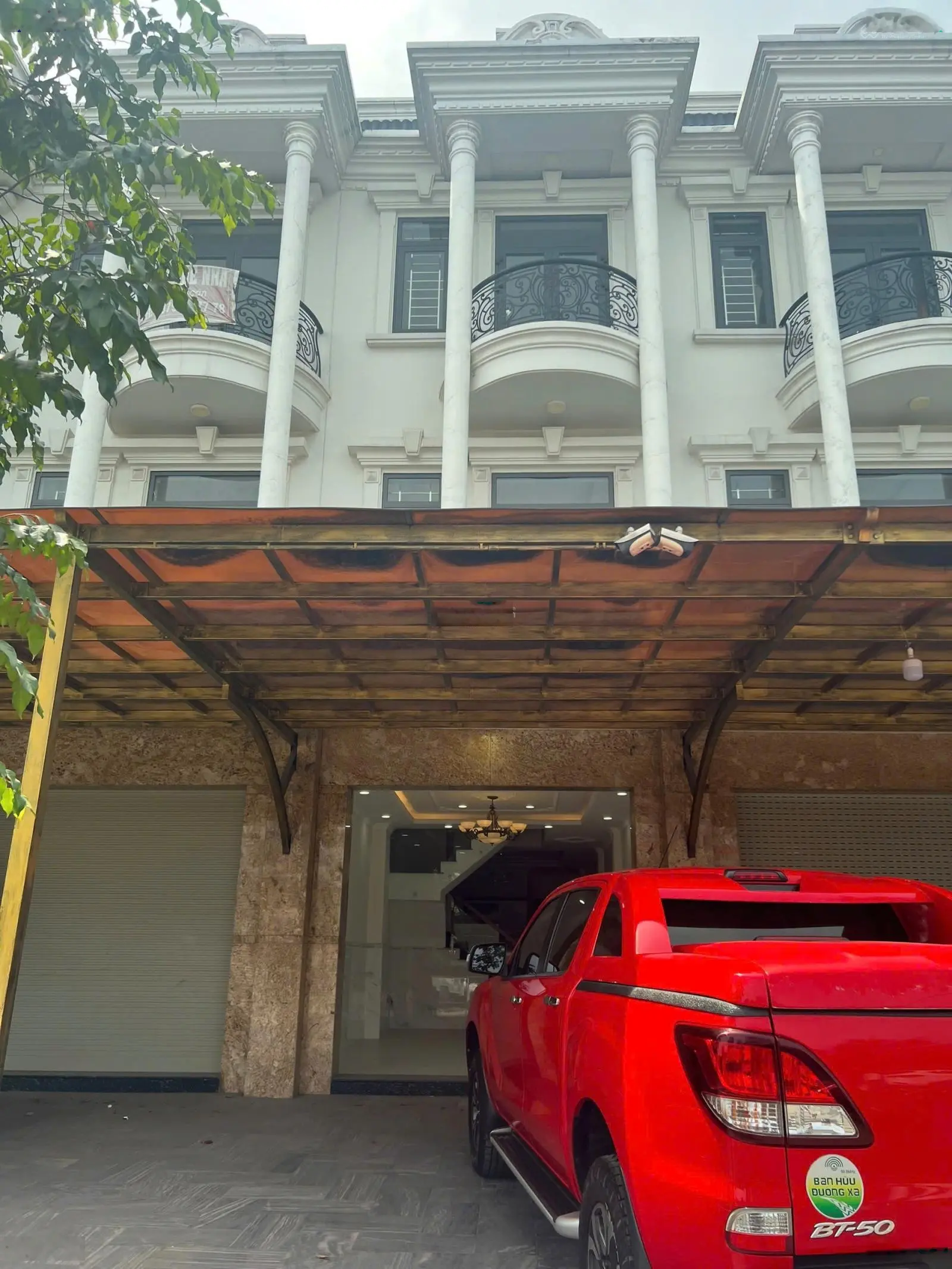 Bán gấp nhà phố siêu đẹp đường trước nhà gần 30m ngay gần vincom; 0933352944
