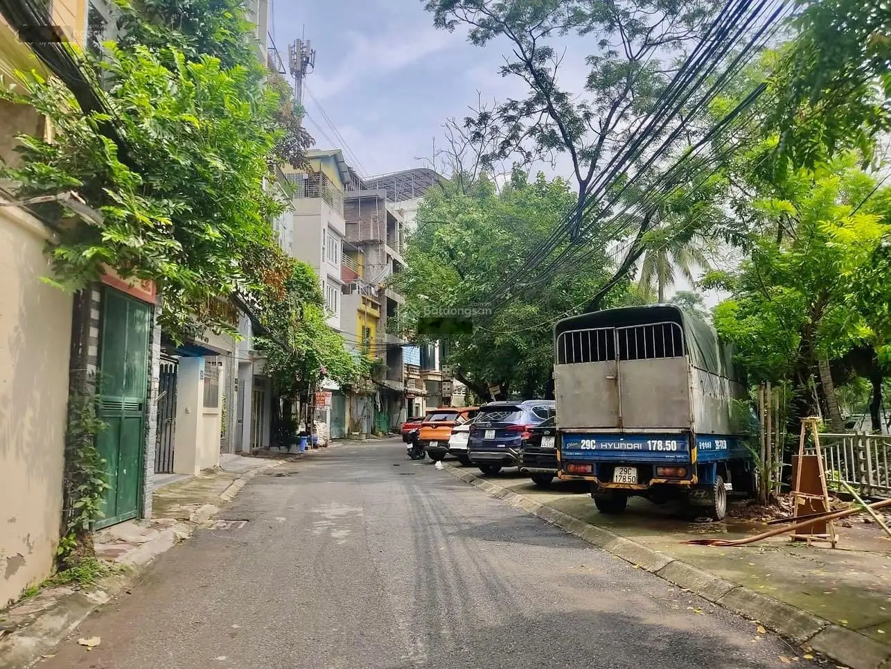 Tin thật. Bán đất ô tô tránh vỉa hè Hoàng Quốc Việt, 136m2, MT 5.2m nở hậu đẹp, 34 tỷ