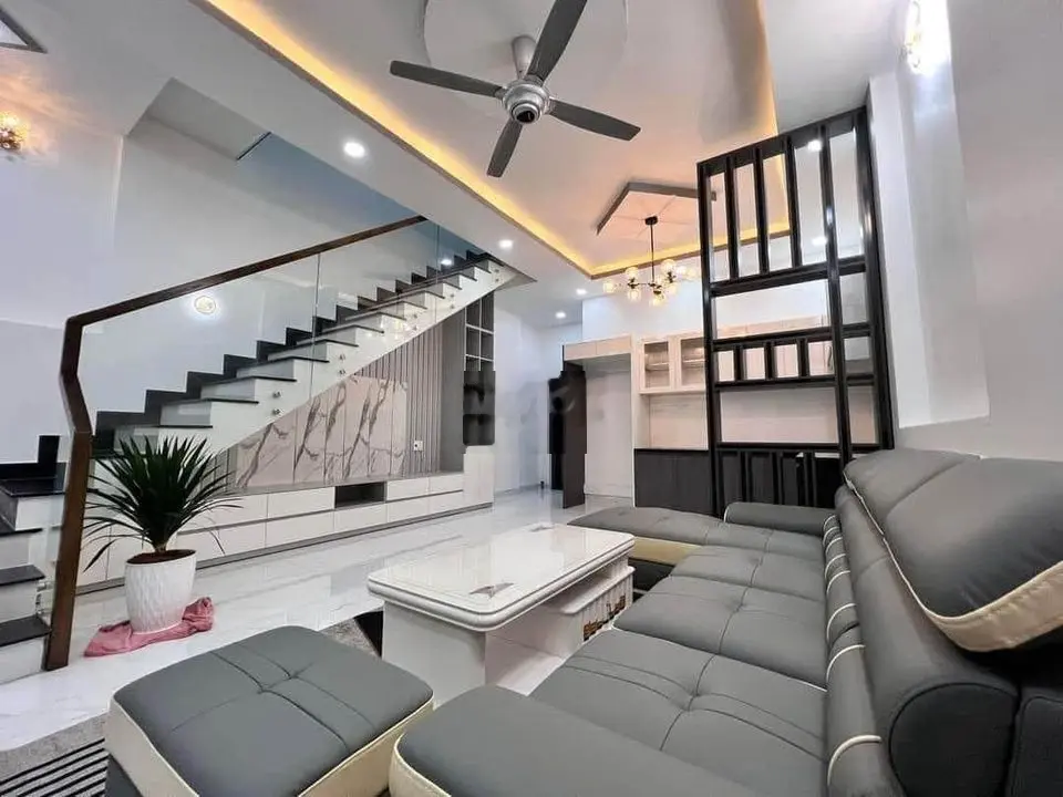 Bán gấp căn nhà 1 trệt 2 lầu mới xây