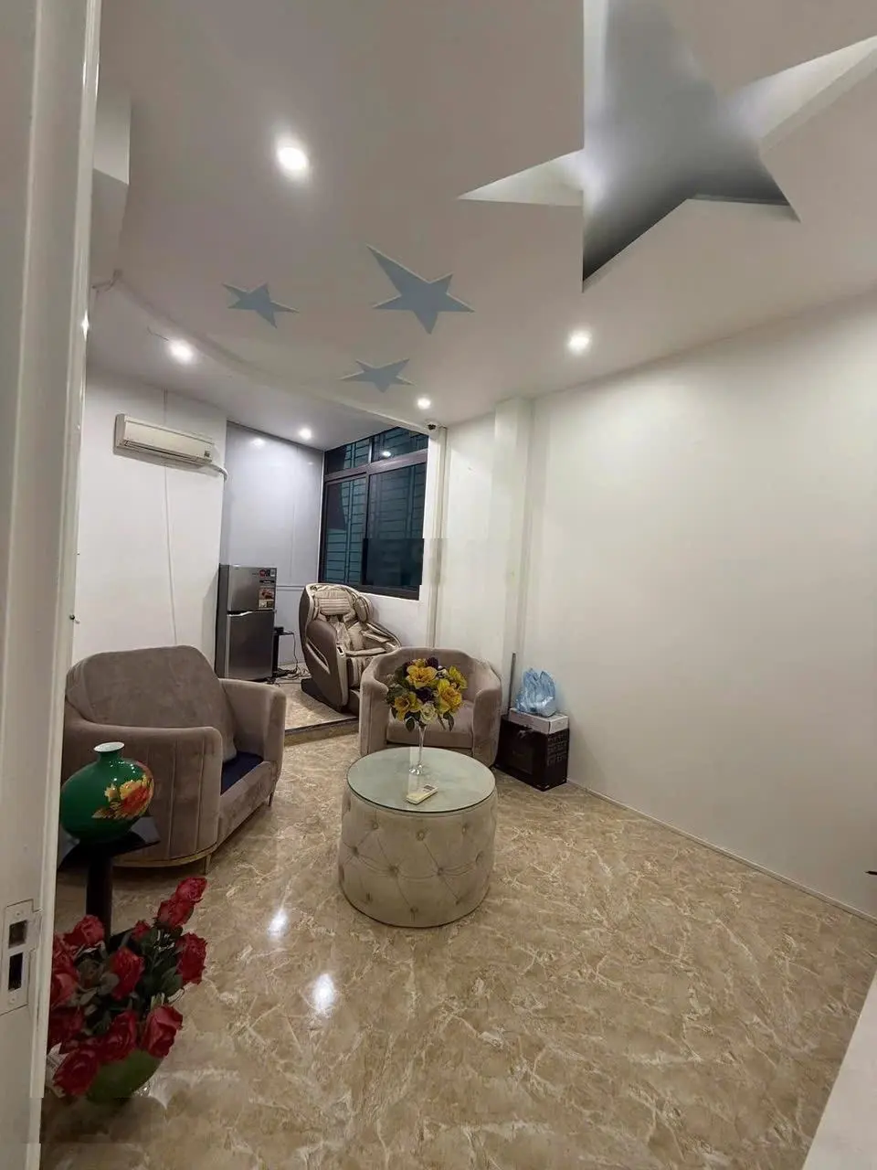 Bán Nhà Kim Ngưu, Hai Bà Trưng . DT 87m2 4T Mặt tiền 6m . giá: 17 tỷ . LH :0383 426 ***