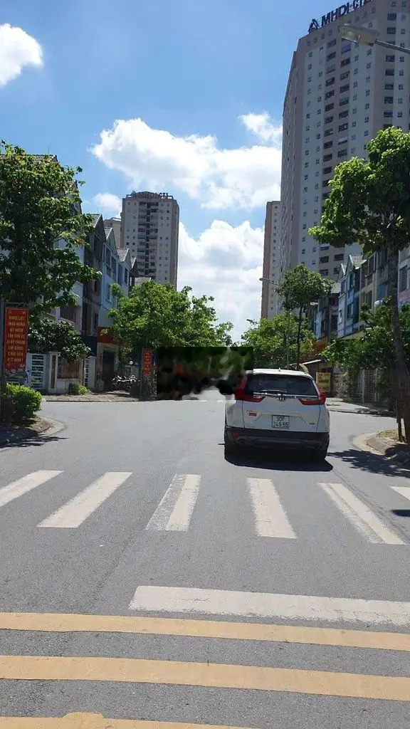 Cực hiếm! Bán nhà khu đô thị Thạch Bàn, phân lô ô tô tránh