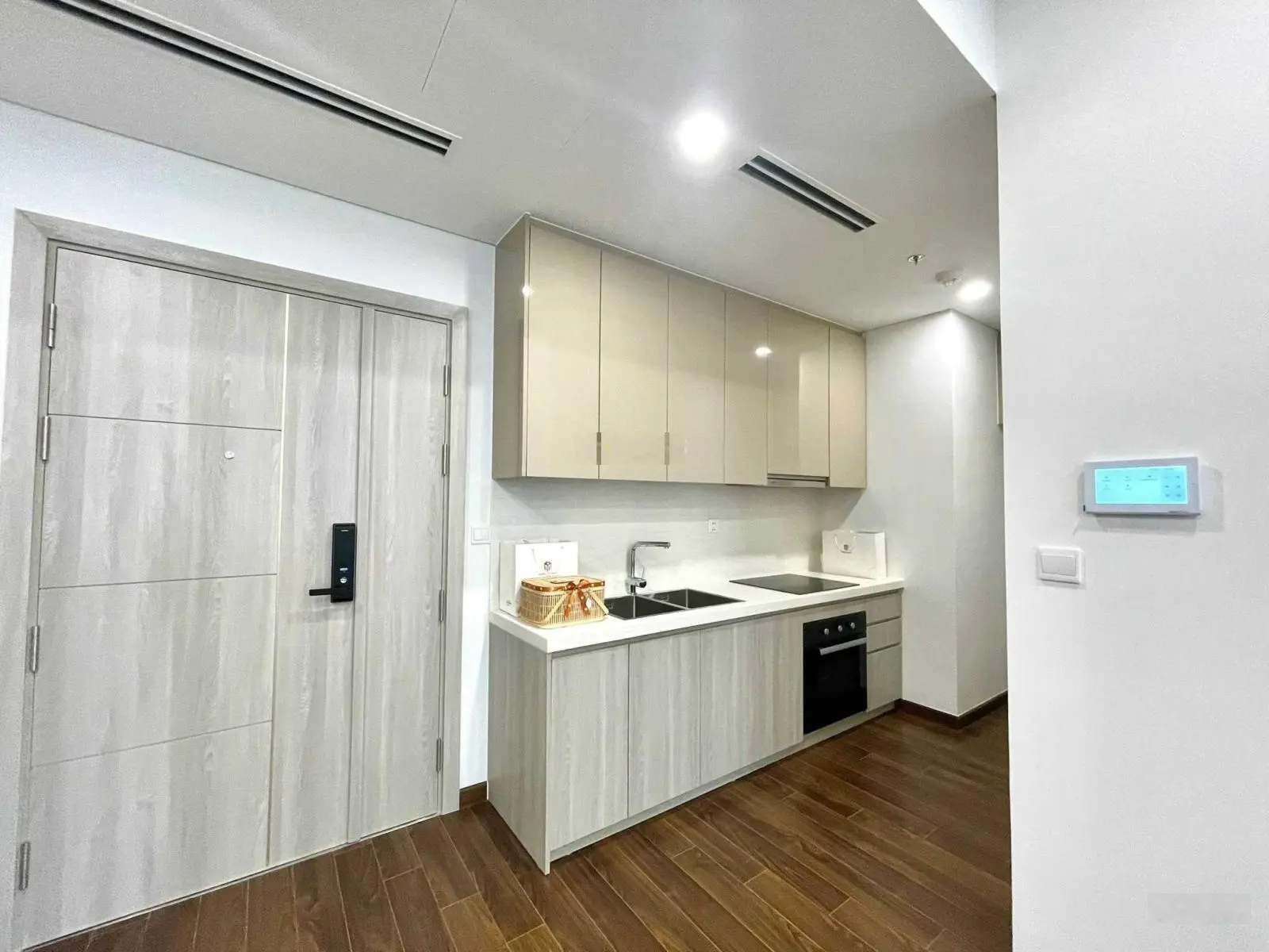 Chốt ngay kẻo lỡ! Chính chủ bán căn 2N2VS Masterise tòa D 4,2 tỷ bao phí diện tích 60m2, BC ĐN