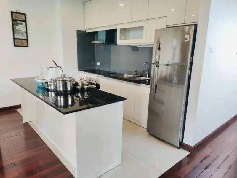 Chính chủ tôi cần thanh khoản gấp tòa siêu phẩm 198m 8 tầng thang máy Tây Hồ Hà Nội vị trí đắc địa