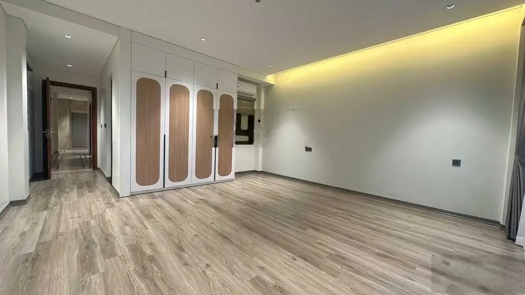 Giá hời để đầu tư, 60m2 nhà đẹp ở ngay TĐC Giang Biên, phân lô view công viên chỉ 155tr/1m2