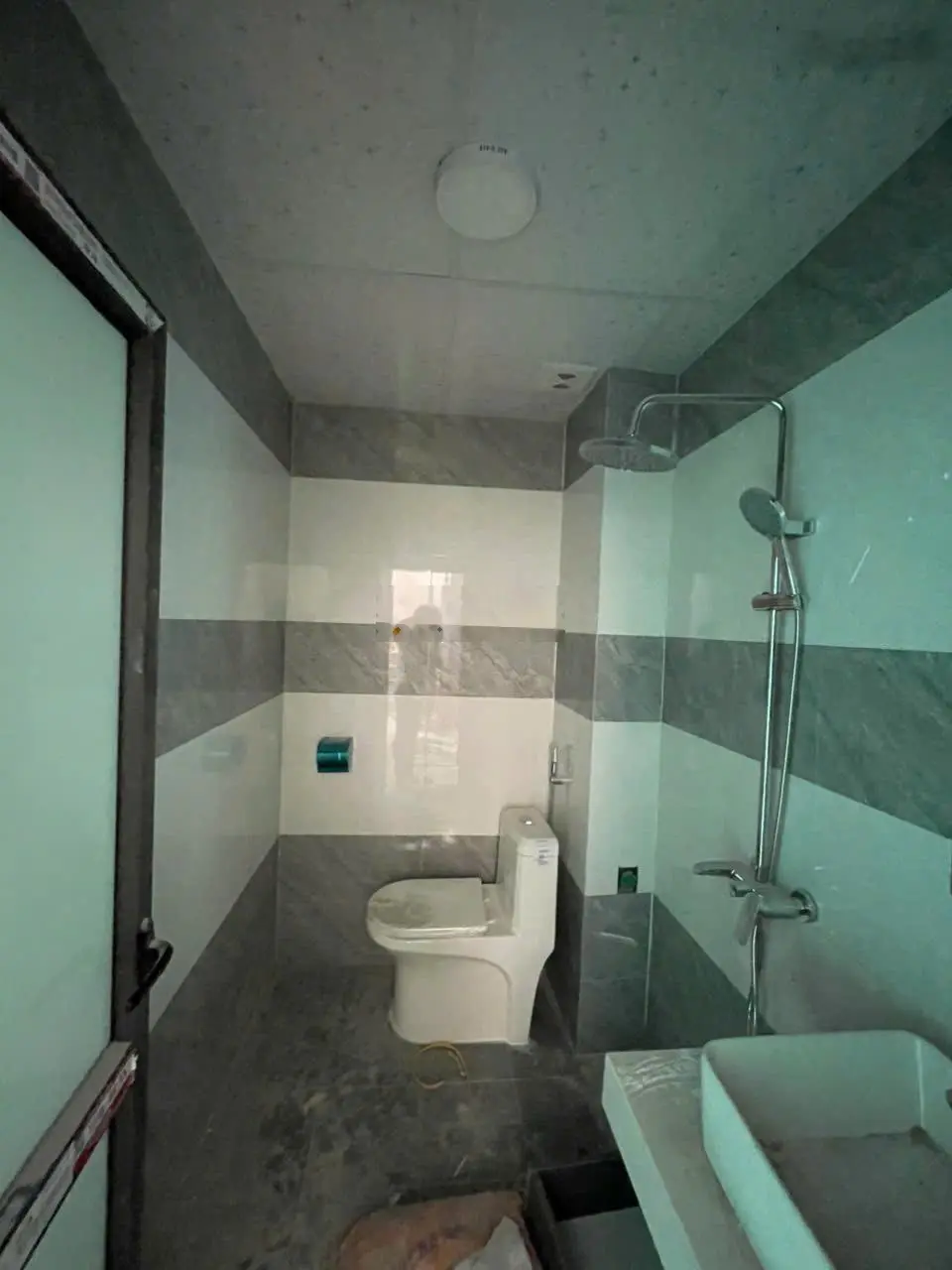 Bán nhà lô góc 2 mặt thoáng mặt tiền rộng hiếm có hà đông 42m x 4 tầng chỉ việc ở ngay