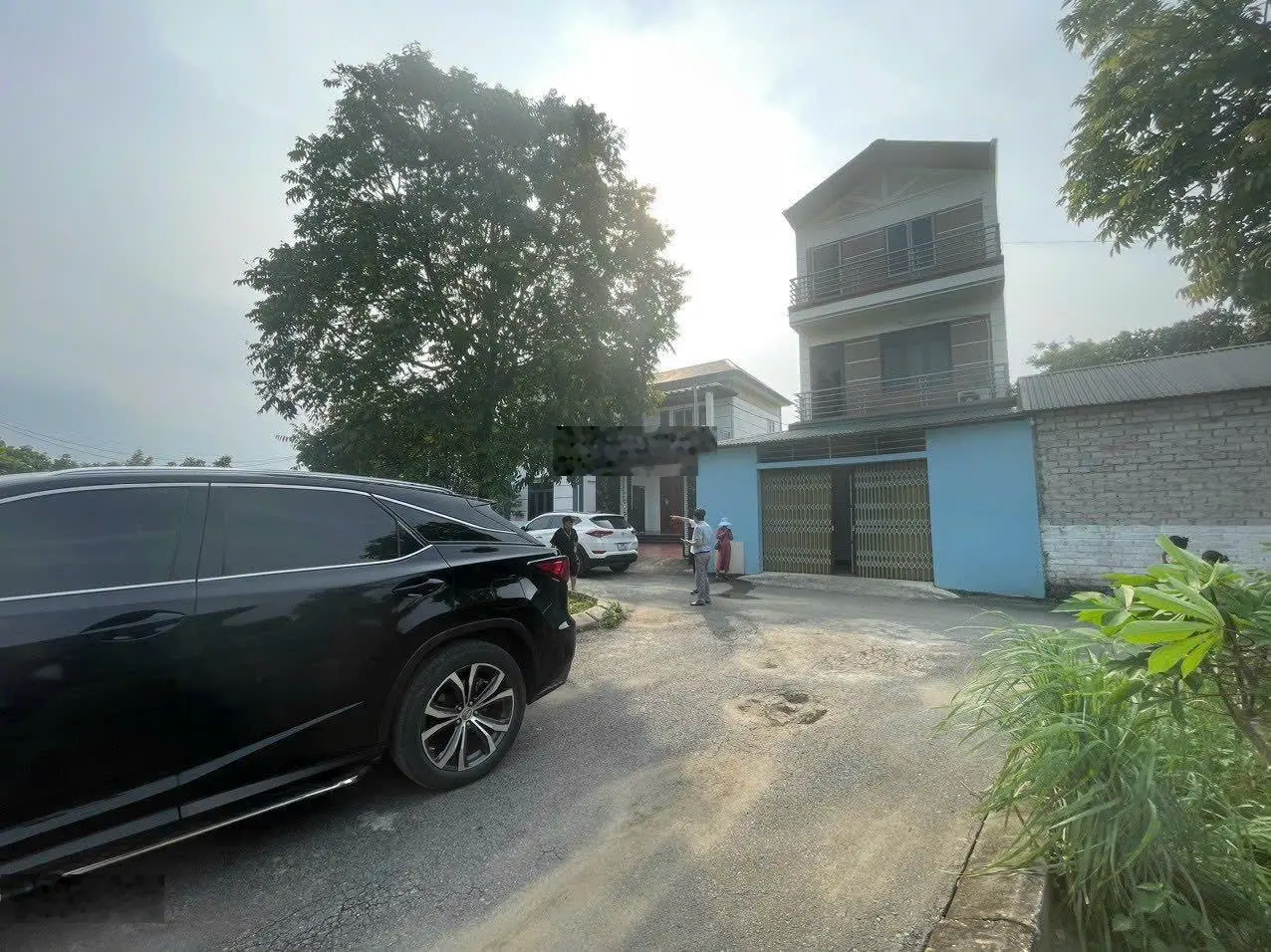 Nhỉnh 1 tỷ, DT 75m2, lô góc, đường thông, sát đường lớn, cạnh trường ĐH, KCNC