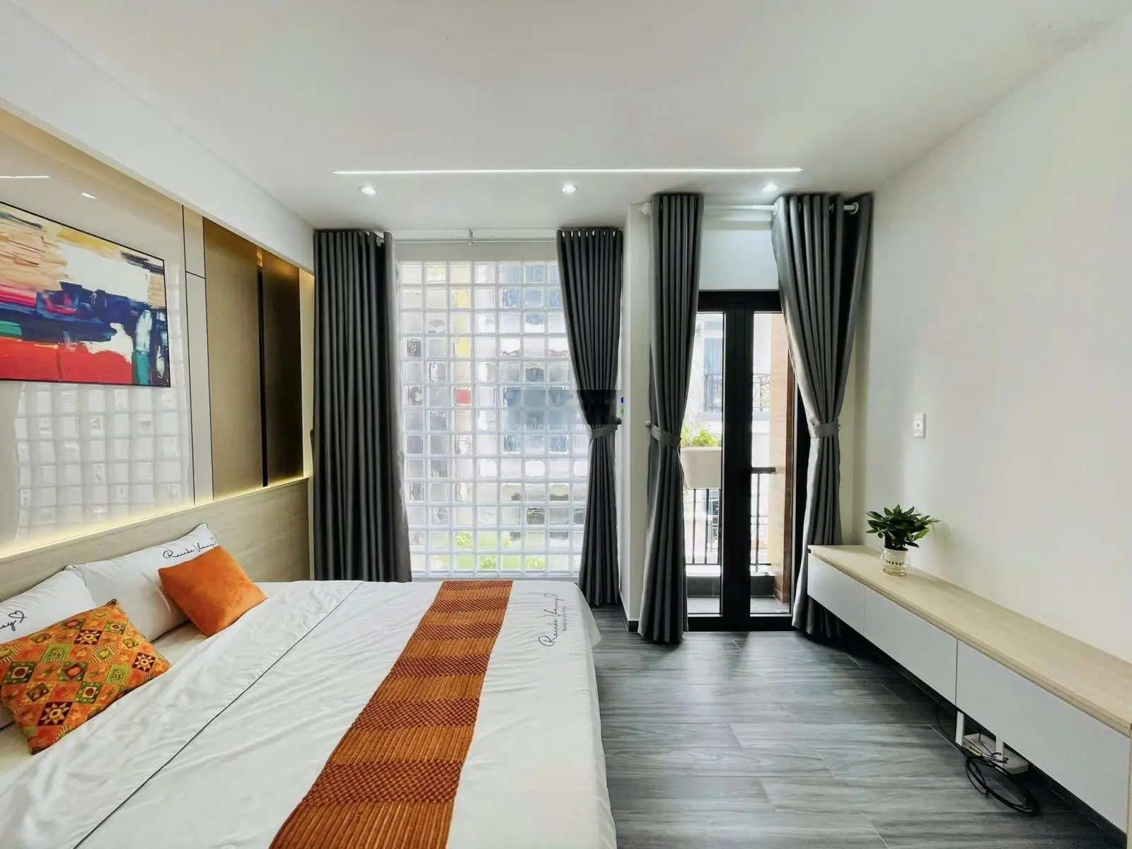 Kẹt tiền, tôi bán nhà ở Trần Khánh Dư - Quận1 kế bên chợ Tân Định, cho thuê 35triệu. Giá 3tỷ6/62m2