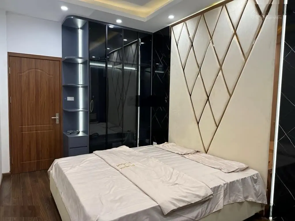 Bán nhà Nguyễn Lương Bằng - 40m2 x 5 tầng - lô góc - nở hậu