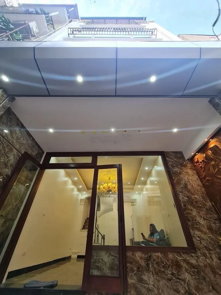 Bán nhà Kim ngưu, 55m2 x 6,95 tỷ, ô tô cách 30m, trước nhà rộng 3m, thông sang Timescity