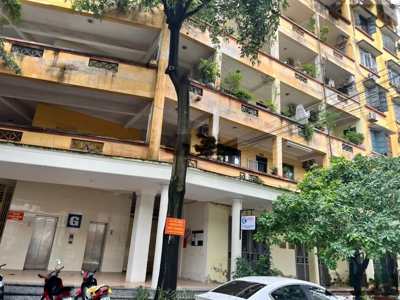 Chủ cần tiền lo công việc bán ngay nhà 84,62m2 giá rẻ, dự án nhà ở Trung Văn. LH ngay 0944 658 ***