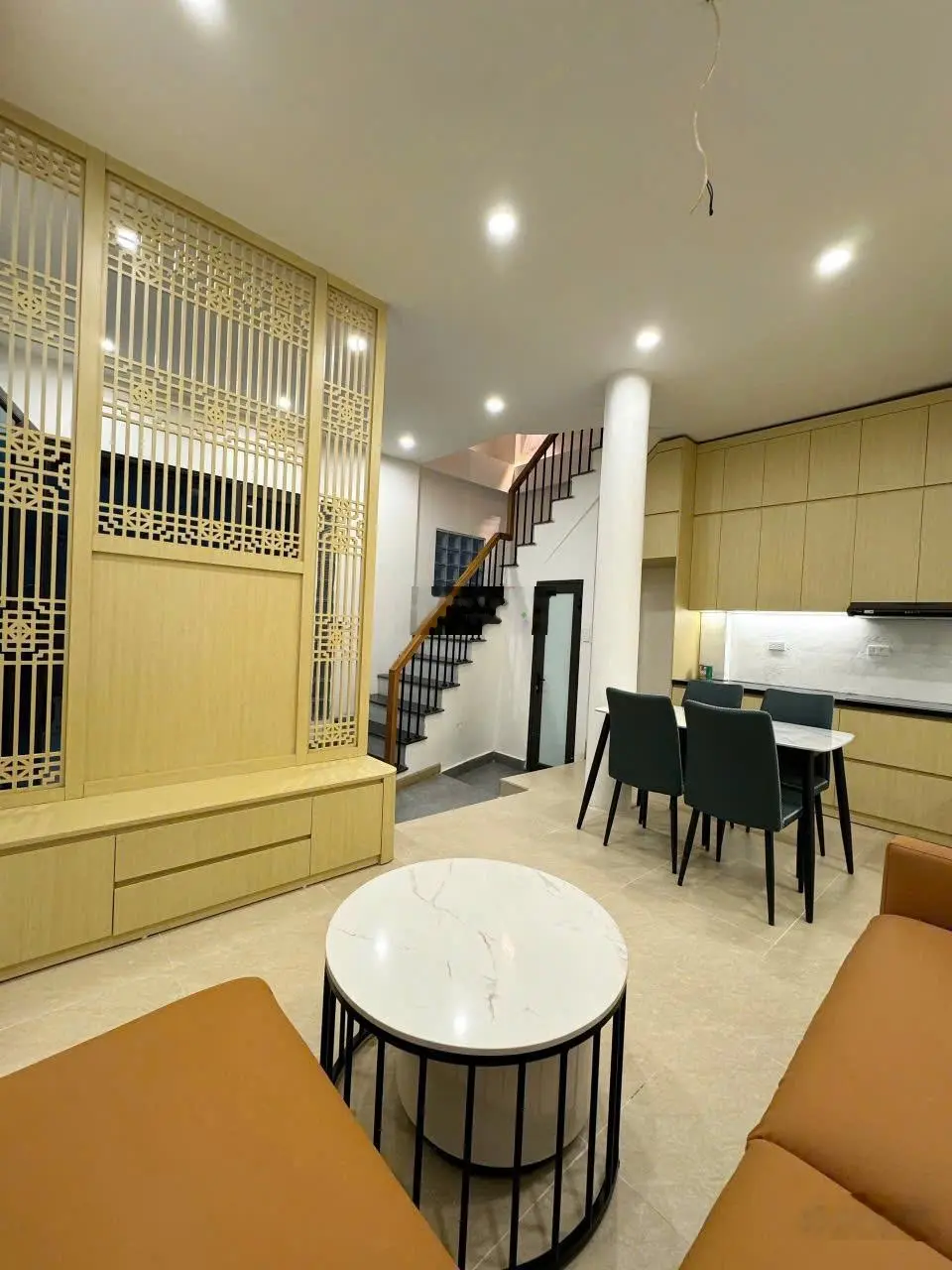 Nhà mới ngõ Ô tô quận Hai Bà Trưng chỉ 200tr/m2