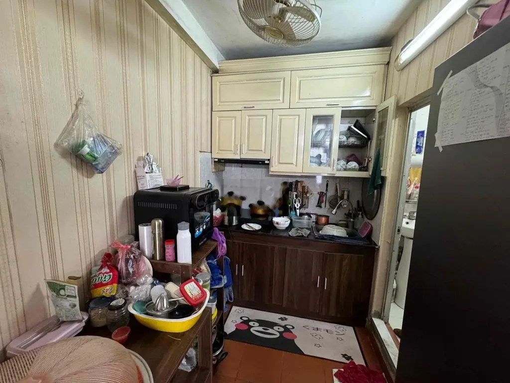 Tôi bán nhà CCMN 55m2 2 ngủ 100m ra phố lô góc HOÀNG QUỐC VIỆT