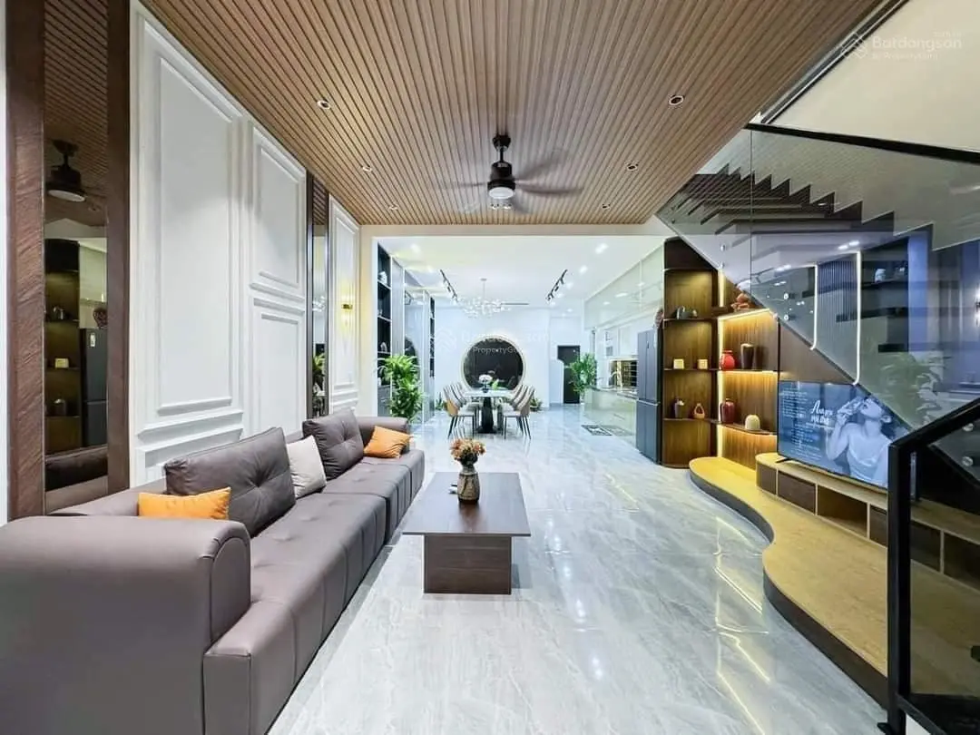 QUÁ RẺ! 3Tỷ580 sở hữu nhà diện tích lớn 87m2 ngay Hoa Lan, P.7, Phú Nhuận. Thuê 28tr. Sổ hông riêng