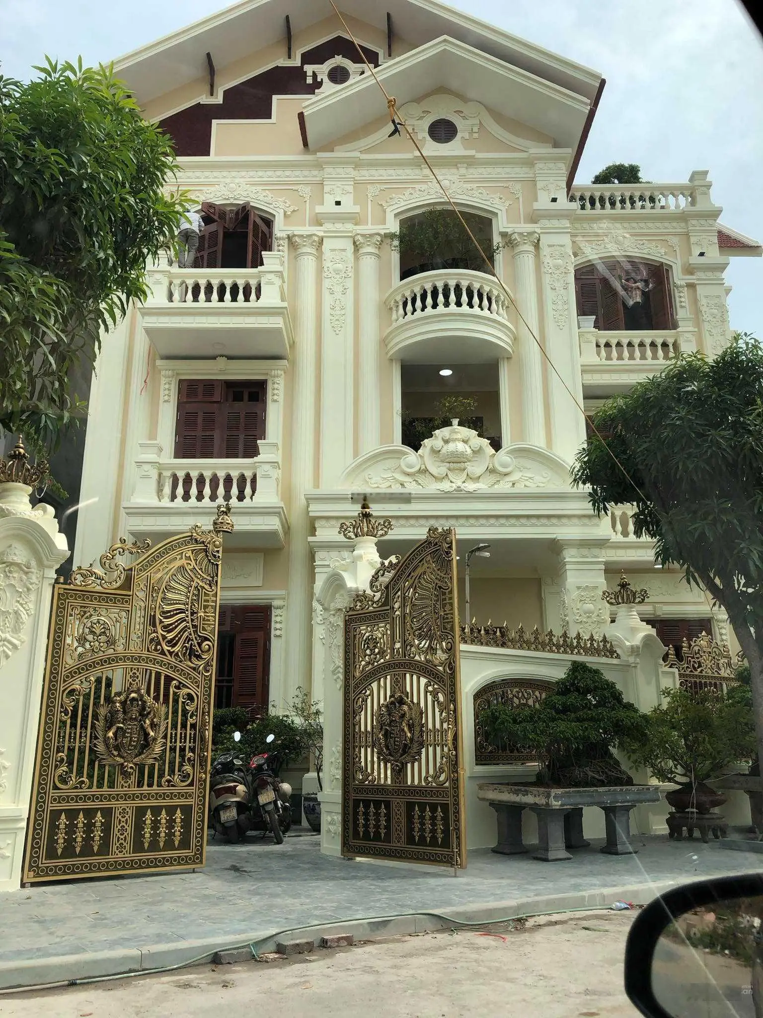 Bán căn lâu đài biệt thự góc - KĐT Đam San