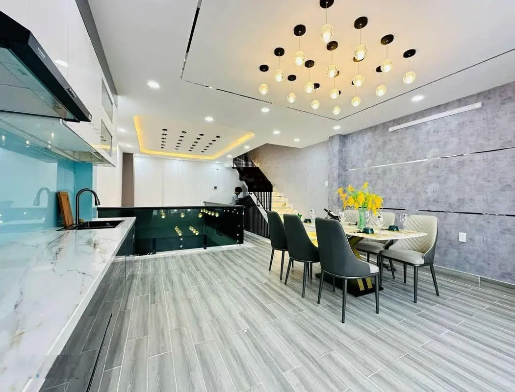 CẦN THANH LÝ GẤP NR GIÁ 3TỶ750 tại Đoàn Văn Bơ, Phường 13, Quận 4, TP.HCM,