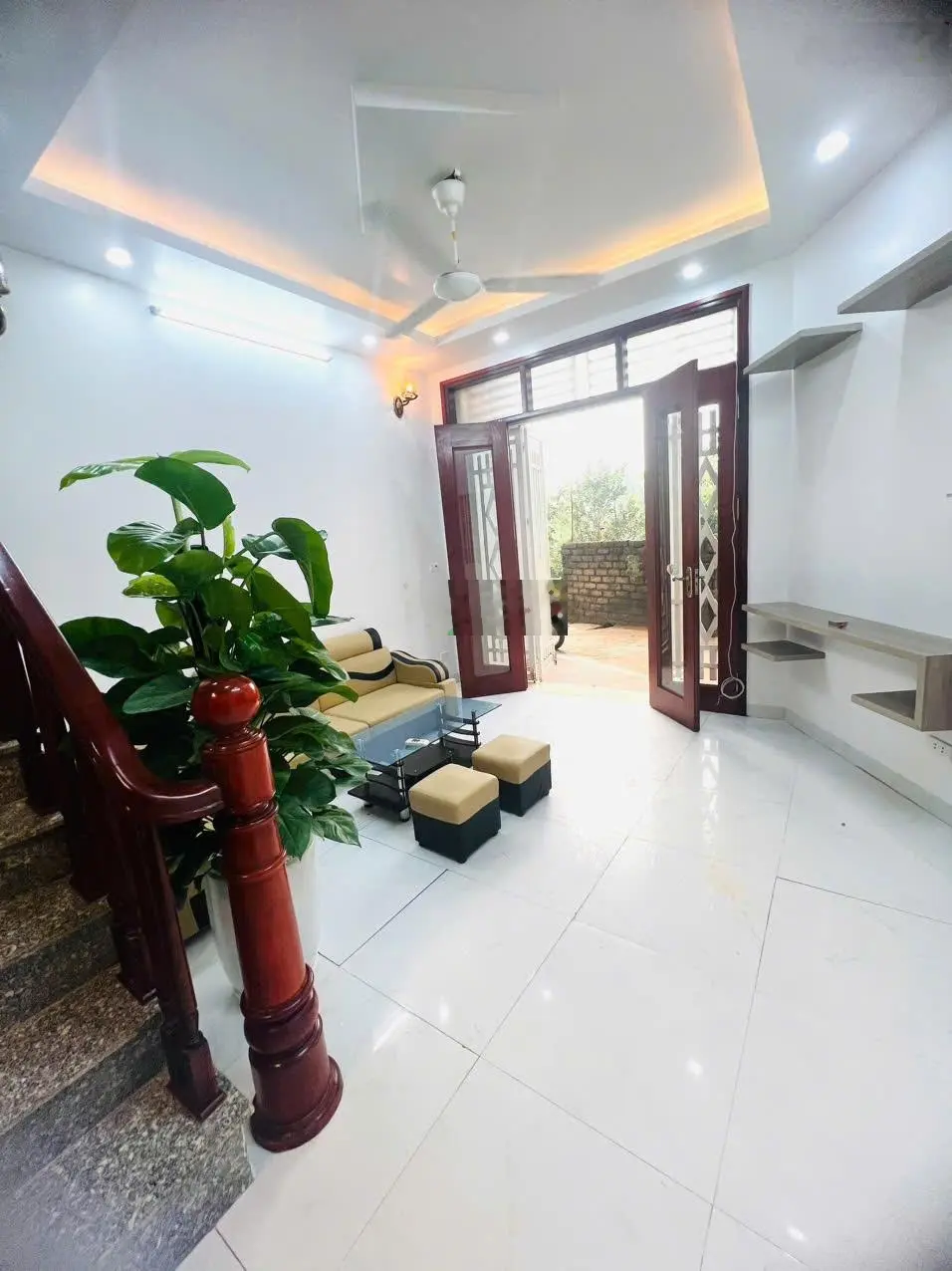 NHỈNH 2 TỶ CÓ NHÀ YÊN NGHĨA 32M2.4 TẦNG.LÔ GÓC ĐẸP, NGÕ RỘNG THÔNG THOÁNG, FULL NỘI THẤT ĐẾN Ở LUÔN