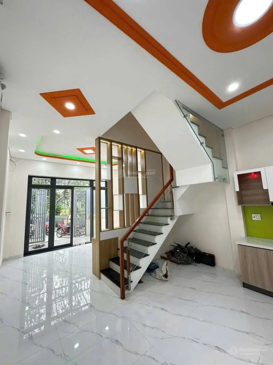 CC Bán Nhà mới 1trệt 2lầu, đường ô tô 1693 Nguyễn Duy Trinh PTrường Thạnh, Q9 Hoàn công đầy đủ