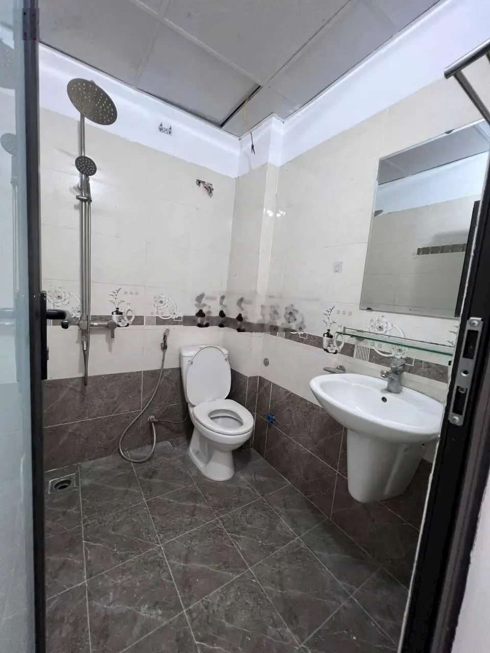 30m2 Nhà Đẹp, ngõ nông - 20m ra trục đường ô tô ngay chợ la phù