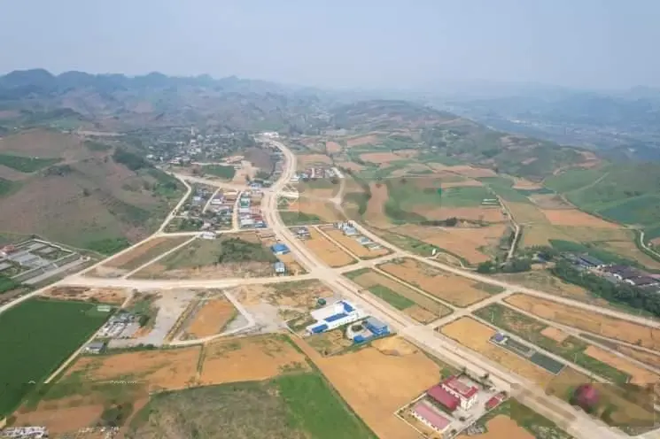 Chính chủ nhượng lô đấu giá mặt đường 31 TTHC Vân Hồ, Sơn La giá rẻ nhất thị trường. LH 0984 396 ***